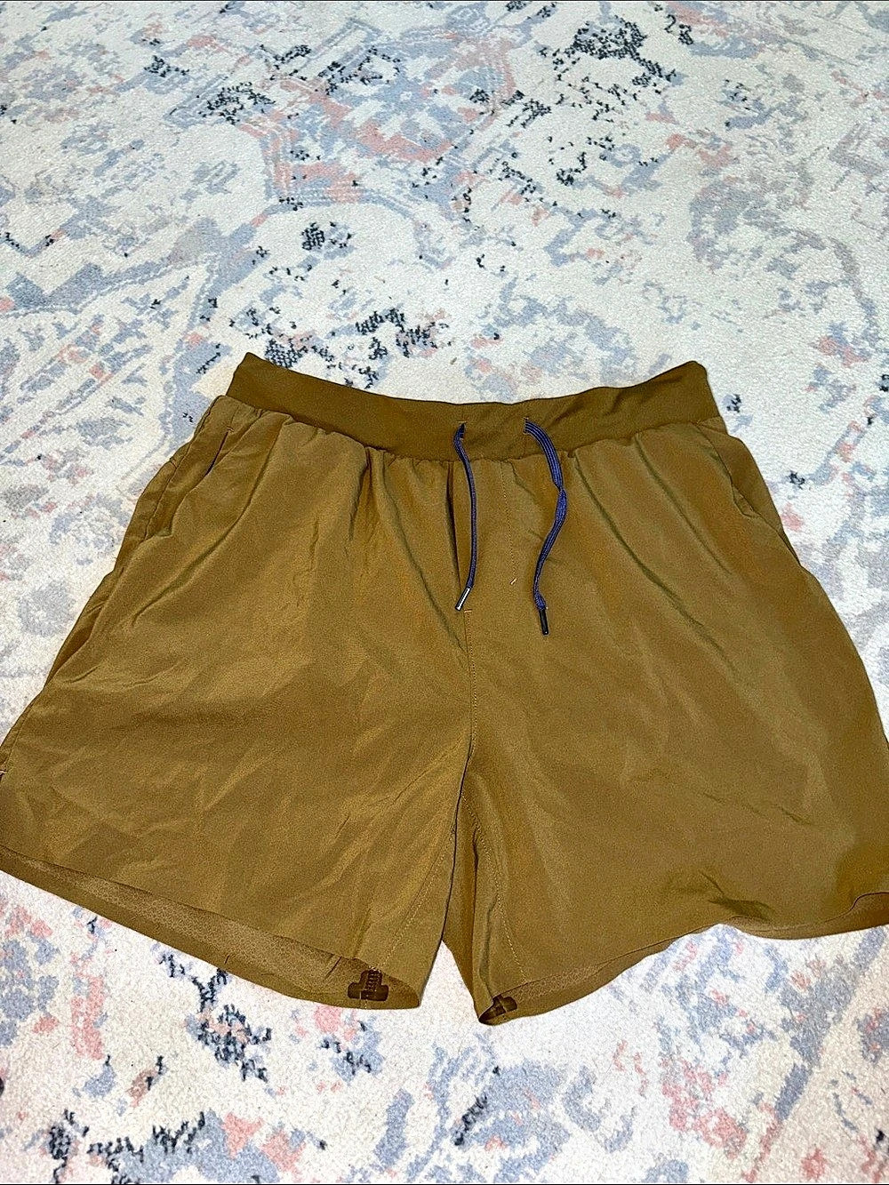 rabbit Athletic Shorts in Brown Size Large Like New